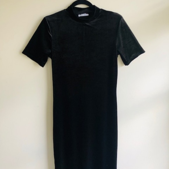 Zara Tarfaluc Short Sleeve Velvet Midi Dress - Picture 4 of 7